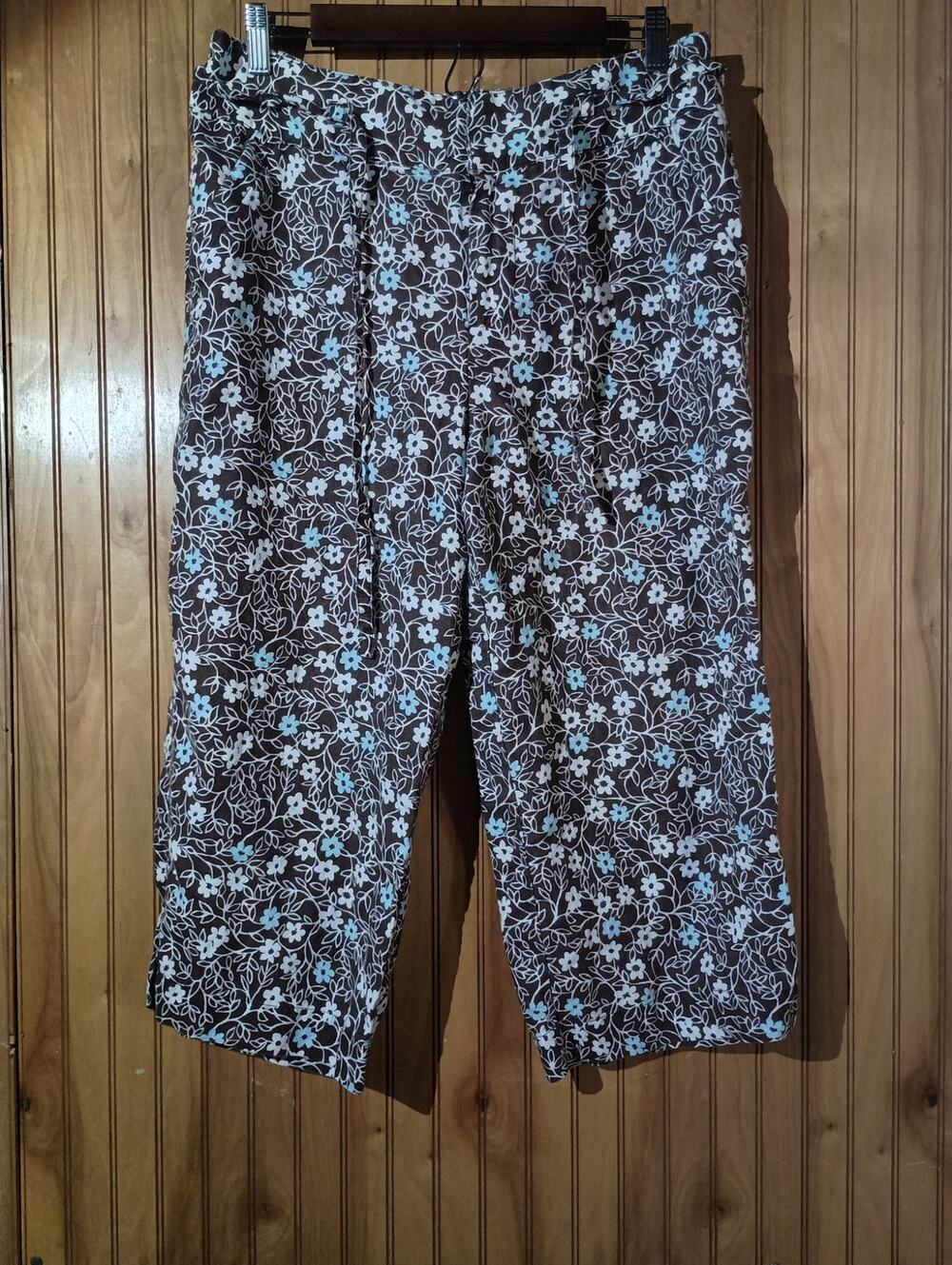 KIM ROGERS Size 12 100% Linen Brown Blue White Floral Capris Cottagecore